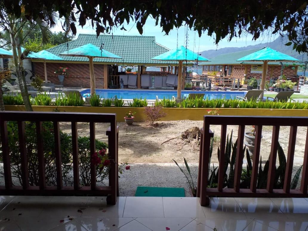 Toba Village Inn Tuktuk Siadong Exterior photo